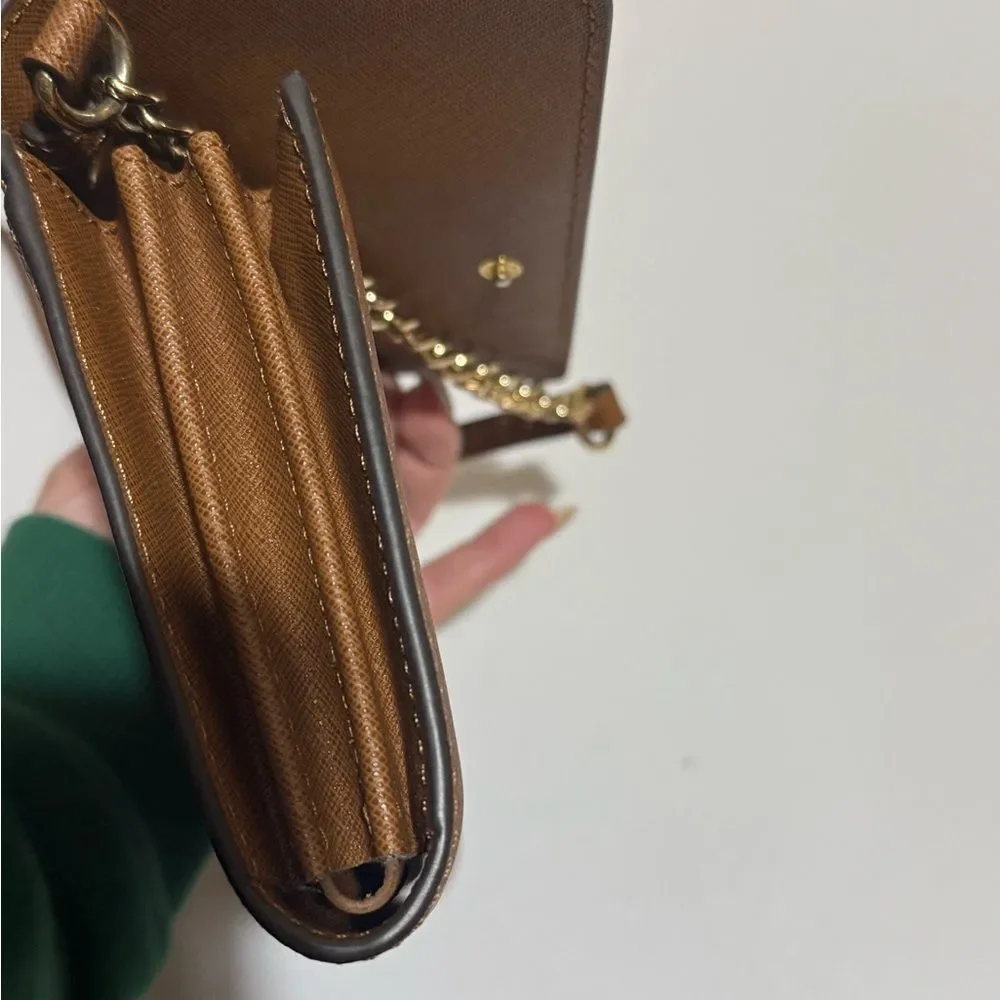 Michael Kors Jet Set Large
Phone Crossbody - Picture 8 of 9